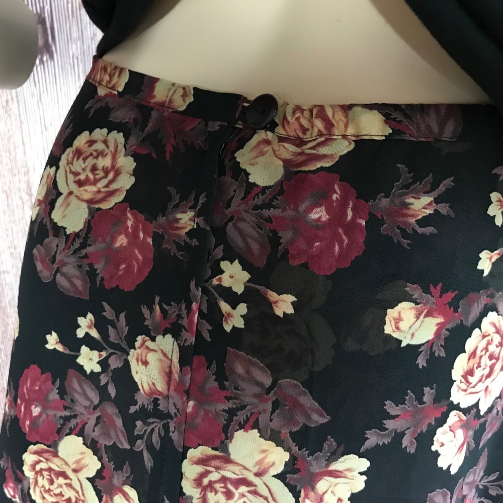Express Floral Skirt Layered Medium - Picture 3 of 6